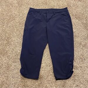Eddie Bauer Navy Cropped Active Capris